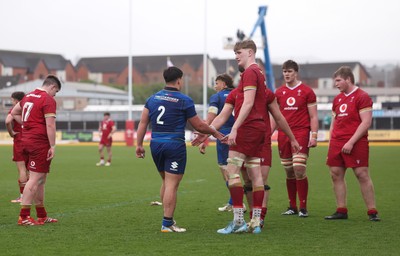 150326 - Wales v Italy, U20 Six Nations 2026 - The Wales team show the disappointment at the end of the match
