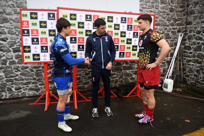 150326 - Wales U20 v Italy U20 - U20 Six Nations Championship - Riccardo Casarin of italy and Deian Gwynne of Wales at the coin toss