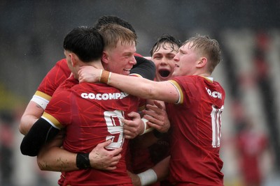 150326 - Wales U20 v Italy U20 - U20 Six Nations Championship - Lewis Edwards of Wales celebrates scoring a try with team mates