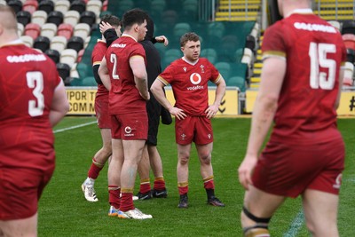 150326 - Wales U20 v Italy U20 - U20 Six Nations Championship - Dejected Wales players at full time