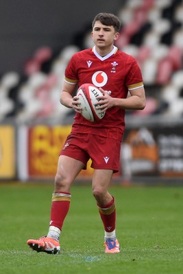 150326 - Wales U20 v Italy U20 - U20 Six Nations Championship - Carter Pritchard of Wales