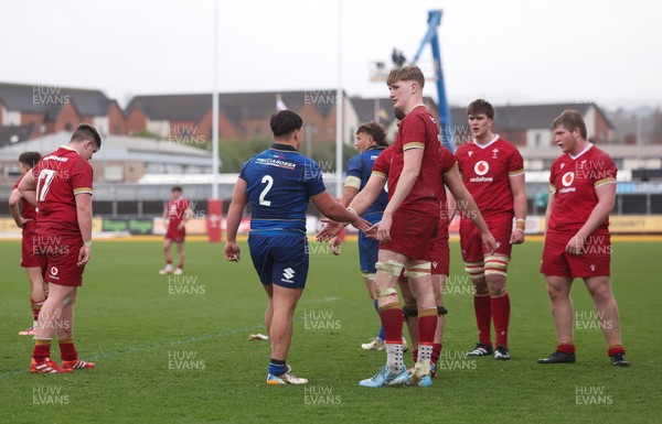 150326 - Wales v Italy, U20 Six Nations 2026 - The Wales team show the disappointment at the end of the match