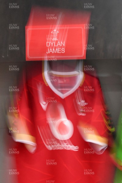 150326 - Wales U20 v Italy U20 - U20 Six Nations Championship - The Wales dressing room before the match