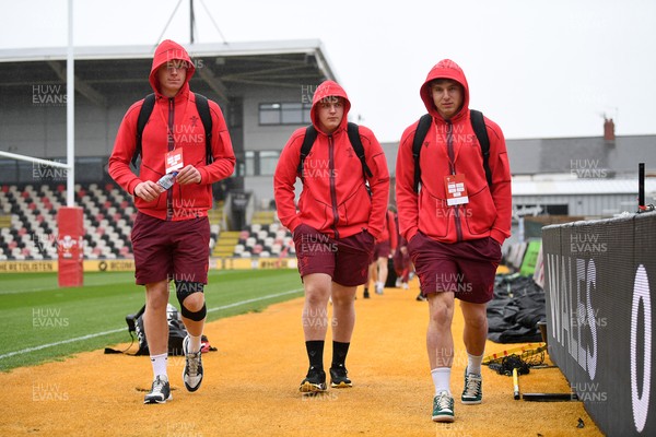 150326 - Wales U20 v Italy U20 - U20 Six Nations Championship - Wales players arrive at the stadium