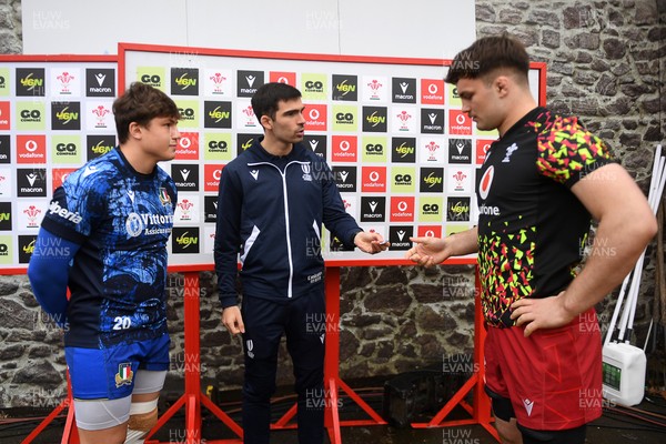 150326 - Wales U20 v Italy U20 - U20 Six Nations Championship - Riccardo Casarin of italy and Deian Gwynne of Wales at the coin toss