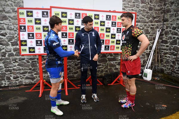 150326 - Wales U20 v Italy U20 - U20 Six Nations Championship - Riccardo Casarin of italy and Deian Gwynne of Wales at the coin toss