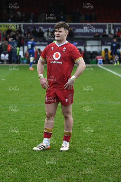 150326 - Wales U20 v Italy U20 - U20 Six Nations Championship - Dejected Wales at full time