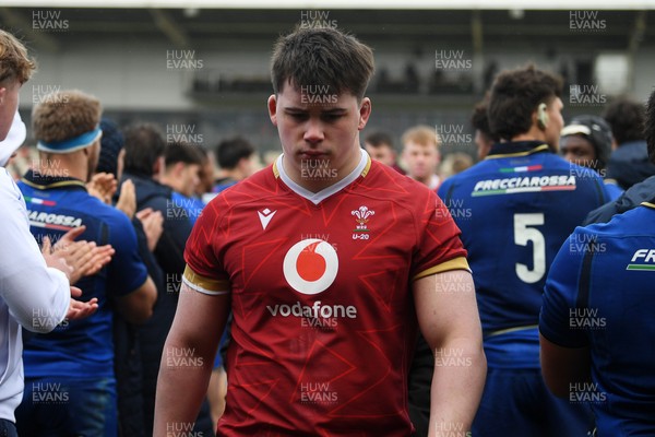 150326 - Wales U20 v Italy U20 - U20 Six Nations Championship - Dejected Wales at full time