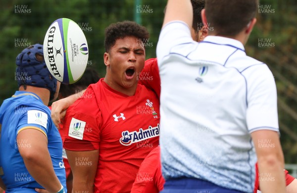 170618 - Wales U20 v Italy U20, World Rugby U20 Championship Seventh Place Play Off - Dan Davis of Wales celebrates after scoring try