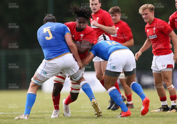 170618 - Wales U20 v Italy U20, World Rugby U20 Championship Seventh Place Play Off - Max Williams of Wales takes on Damiano Mazza of Italy and Edoardo Iachizzi of Italy