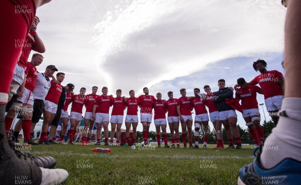170618 - Wales U20 v Italy U20, World Rugby U20 Championship Seventh Place Play Off - The Wales U20 team huddle together after beating Italy to secure 7th place in the World Rugby U20 Championship
