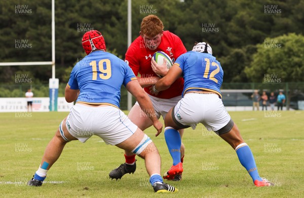 170618 - Wales U20 v Italy U20, World Rugby U20 Championship 7th Place Play Off - Rhys Carre of Wales takes on Matteo Canali of Italy and Damiano Mazza of Italy