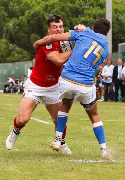 170618 - Wales U20 v Italy U20, World Rugby U20 Championship 7th Place Play Off - Ryan Conbeer of Wales takes on Alessandro Fusco of Italy