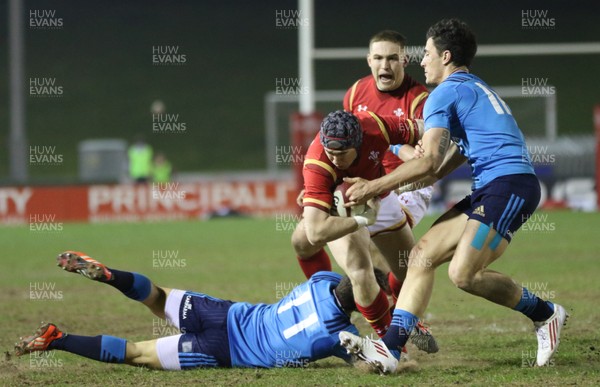 180316 - Wales U20 v Italy U20, RBS 6 Nations - Rhun Williams of Wales is tackled by Lorenzo Masato of Italy and Marco Zanon of Italy