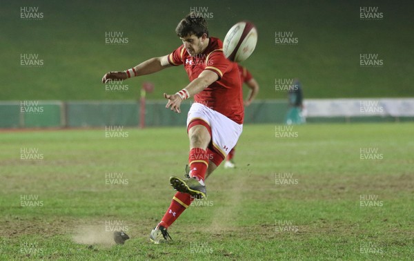 180316 - Wales U20 v Italy U20, RBS 6 Nations - Daniel Jones of Wales kicks a penalty