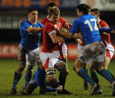 19.03.10 - Wales Under 20 v Italy Under 20 - Under 20 Six Nations 2010 - Macauley Cook of Wales on the charge. 