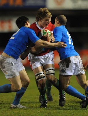 19.03.10 - Wales Under 20 v Italy Under 20 - Under 20 Six Nations 2010 - Macauley Cook of Wales on the charge. 