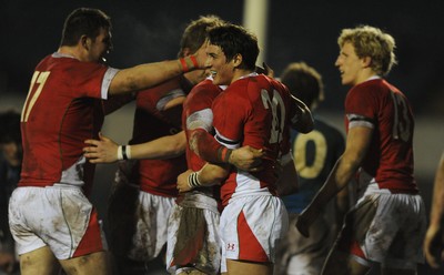 19.03.10 - Wales Under 20 v Italy Under 20 - Under 20 Six Nations 2010 - Wales players celebrate a Dean Gunter try. 