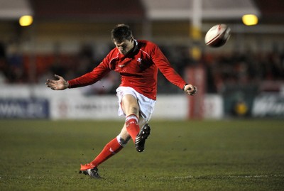 22.02.08 - Wales Under 20 v Italy Under 20 - Under 20 Six Nations - Wales' Daniel Biggar kicks at goal 