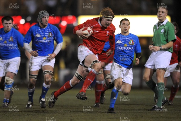 22.02.08 - Wales Under 20 v Italy Under 20 - Under 20 Six Nations - Wales' Jevon Groves breaks 