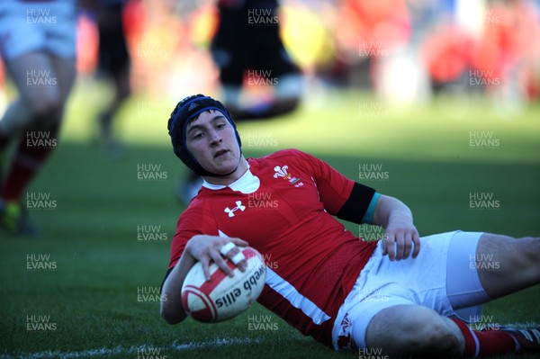 150512 - Wales Under 20 v Japan Under 20 -Sam Davies of Wales