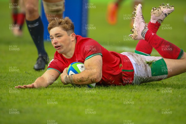 290623 - Wales v Japan - World Rugby U20 Championship - Dan Edwards of Wales scores his try