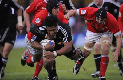 18.06.08 - Wales Under 20 v New Zealand Under 20 - Junior World Championship 2008 - New Zealand's Paea Fa'anunu is tackled by Luke Ford. 