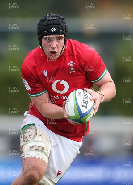 240623 - Wales v New Zealand - World Rugby U20 Championship - Jonny Green of Wales on the attack