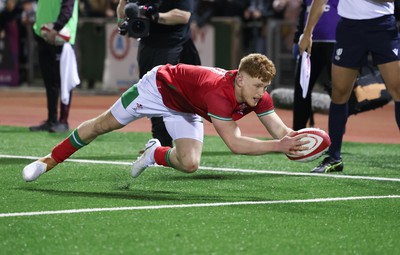 020224 - Wales v Scotland, U20 6 Nations 2024 - Walker Price of Wales dives in to score his second try