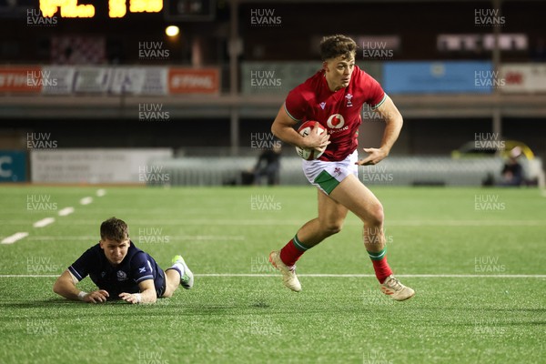 020224 - Wales v Scotland, U20 6 Nations 2024 - Louie Hennessey of Wales breaks away