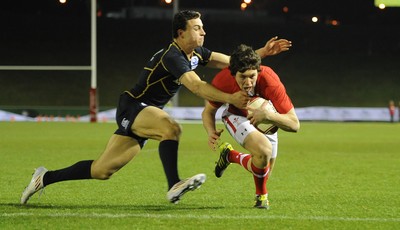 100212 - Wales Under 20 v Scotland Under 20 - Under 20 Six Nations -Ross Jones of Wales scores try