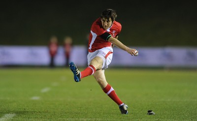 100212 - Wales Under 20 v Scotland Under 20 - Under 20 Six Nations -Sam Davies of Wales kicks at goal