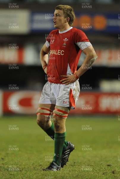 12.02.10 - Wales Under 20 v Scotland Under 20 - Under 20 Six Nations - Macauley Cook of Wales. 