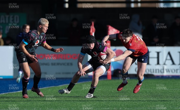 121225 - Wales U20 v Scotland U20, International Friendly - Rhys Cummings of Wales looks to attack