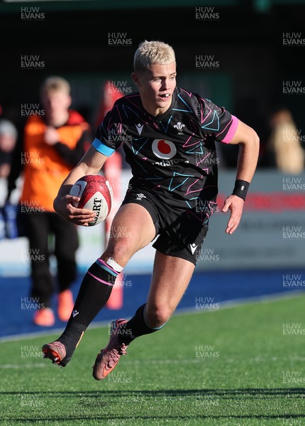 121225 - Wales U20 v Scotland U20, International Friendly - Evan Morris of Wales attacks