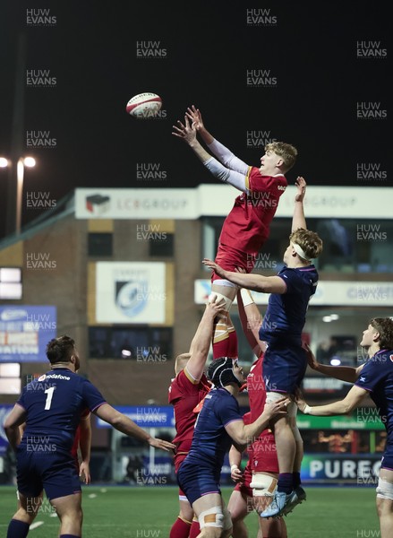 200226 - Wales U20 v Scotland U20, 2026 U20 Six Nations - Osian Williams of Wales wins line out