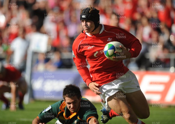 22.06.08 - Junior World Championship 2008 3rd Place Play Off - Wales v South Africa Wales' Leigh Halfpenny runs in to score try 
