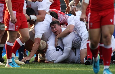 070721 - Wales U20s v England U20s - U20s 6 Nations Championship - Sam Riley of England scores a try