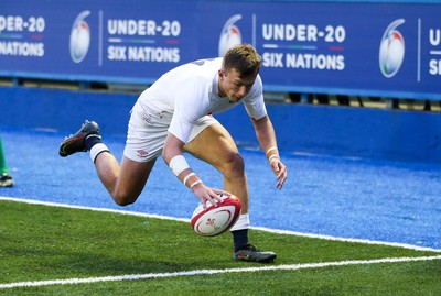 070721 - Wales U20 v England U20, 2021 Six Nations U20 Championship - Arthur Relton of England races in to score try