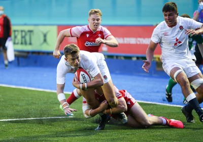 070721 - Wales U20 v England U20, 2021 Six Nations U20 Championship - Arthur Relton of England powers through to score try