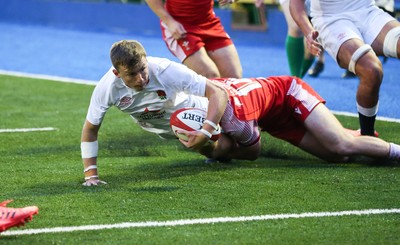 070721 - Wales U20 v England U20, 2021 Six Nations U20 Championship - Arthur Relton of England reaches out to score try