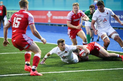 070721 - Wales U20 v England U20, 2021 Six Nations U20 Championship - Arthur Relton of England reaches out to score try