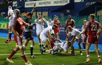 070721 - Wales U20 v England U20, 2021 Six Nations U20 Championship - England players celebrate after Nahum Merigan of England powers over for a try in the final minute of the match