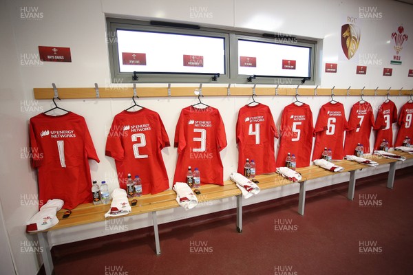 220219 - Wales U20s v England U20s - U20s 6 Nations Championship - Wales dressing room pre match