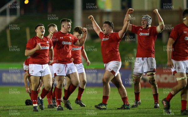 220219 - Wales U20s v England U20s - U20s 6 Nations Championship - Wales celebrate winning the game in the dying seconds of the game