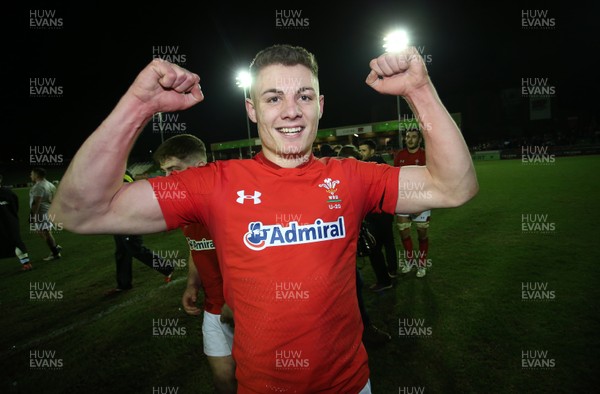 220219 - Wales U20s v England U20s - U20s 6 Nations Championship - Deon Smith of Wales celebrates after scoring the winning try