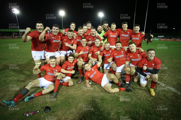 220219 - Wales U20s v England U20s - U20s 6 Nations Championship - Wales team picture at full time
