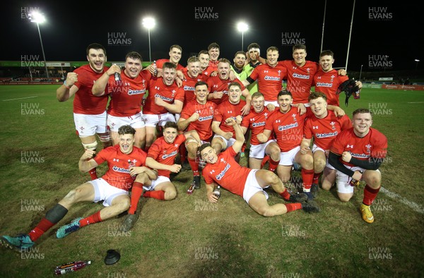220219 - Wales U20s v England U20s - U20s 6 Nations Championship - Wales team picture at full time