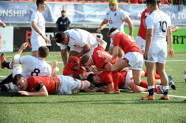 220619 - Wales U20 v England U20 - World Rugby Under 20 Championship - 5th Place Final - Dewi Lake of Wales crashes over the England line for a second half try from a rolling maul