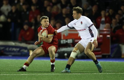 140325 - Wales U20s v England U20s - U20s Six Nations Championship - Tom Bowen of Wales makes a break